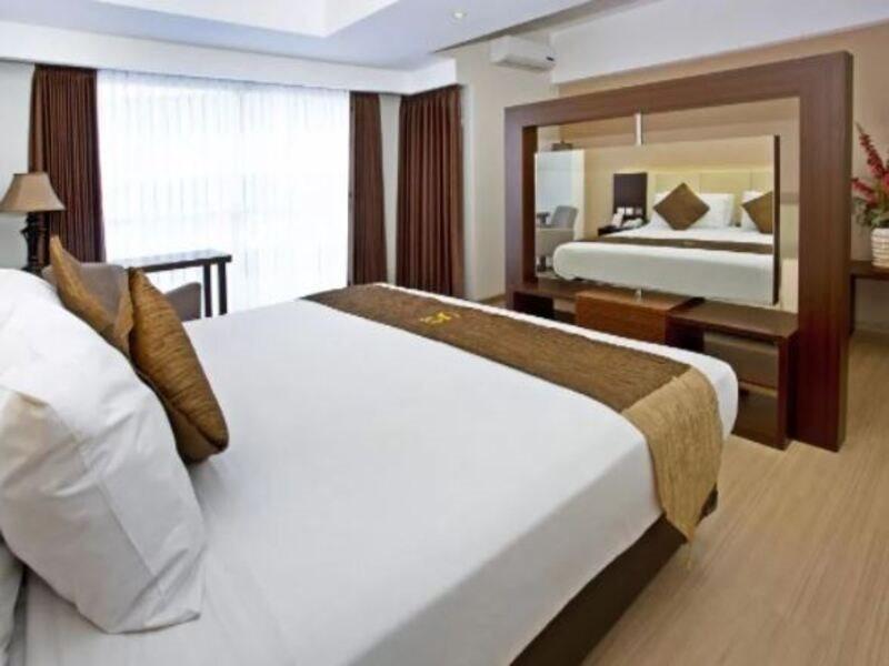 Hotel Gunawangsa Merr Surabaya Esterno foto