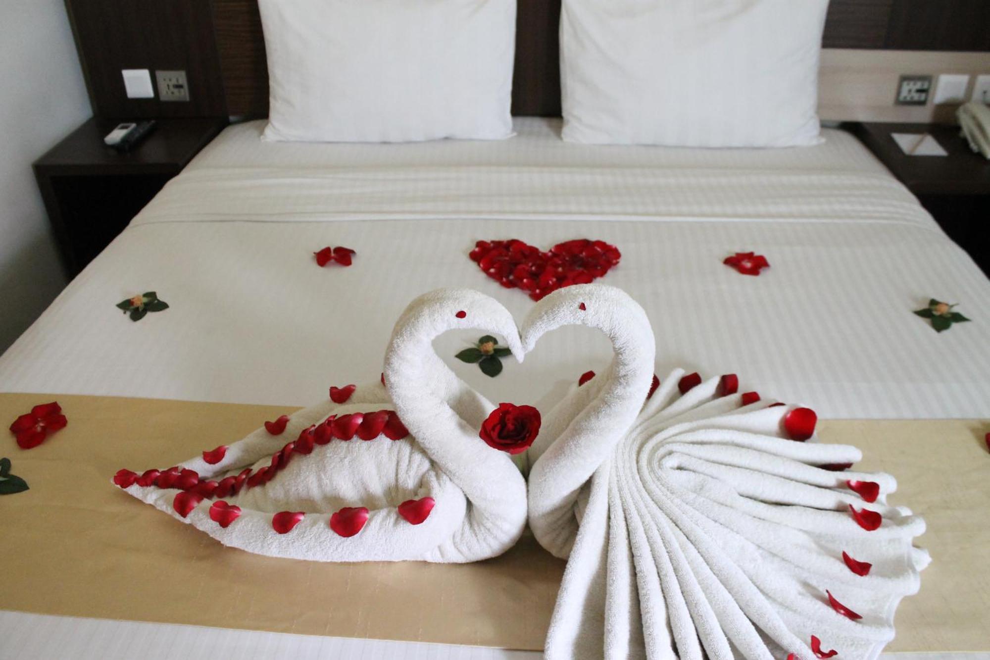 Hotel Gunawangsa Merr Surabaya Esterno foto