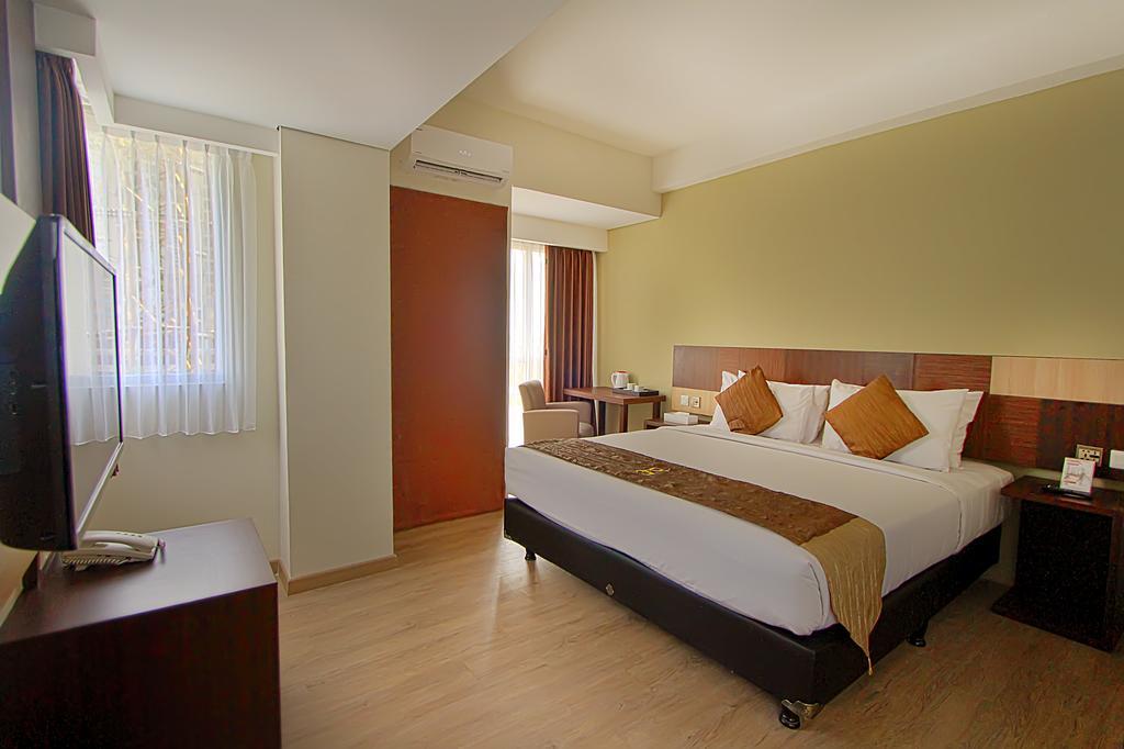 Hotel Gunawangsa Merr Surabaya Esterno foto