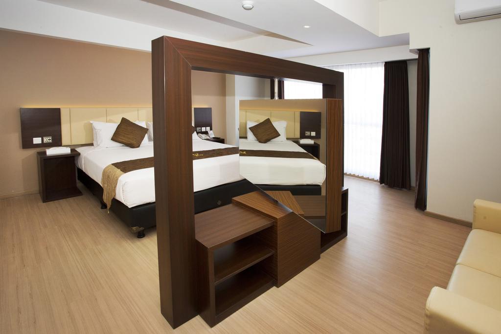 Hotel Gunawangsa Merr Surabaya Esterno foto