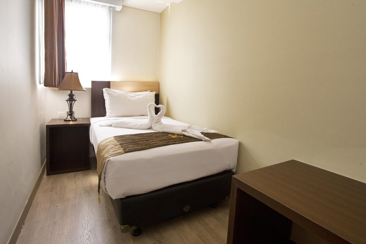 Hotel Gunawangsa Merr Surabaya Esterno foto