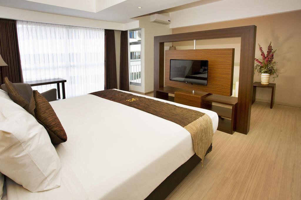 Hotel Gunawangsa Merr Surabaya Esterno foto