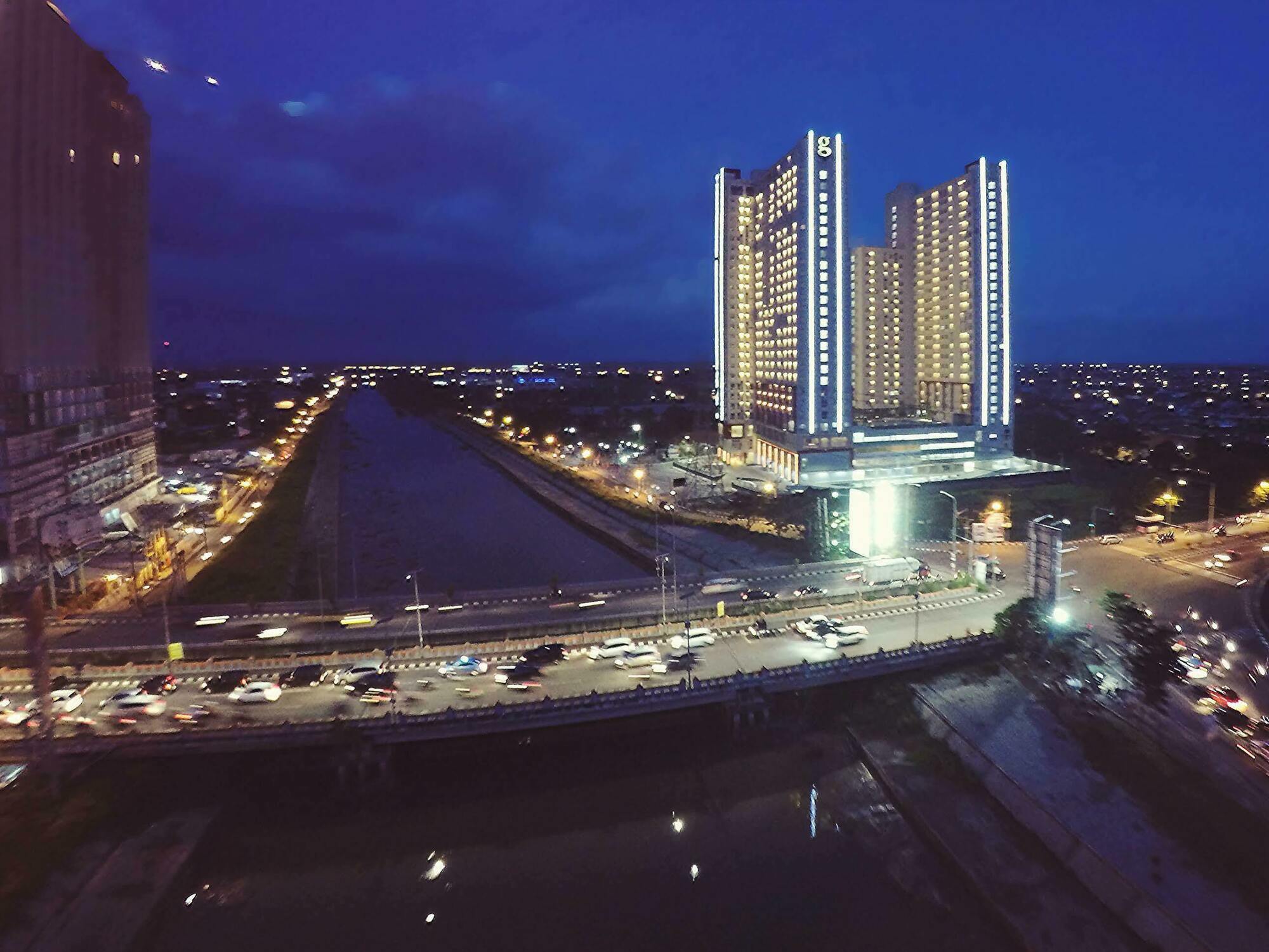 Hotel Gunawangsa Merr Surabaya Esterno foto