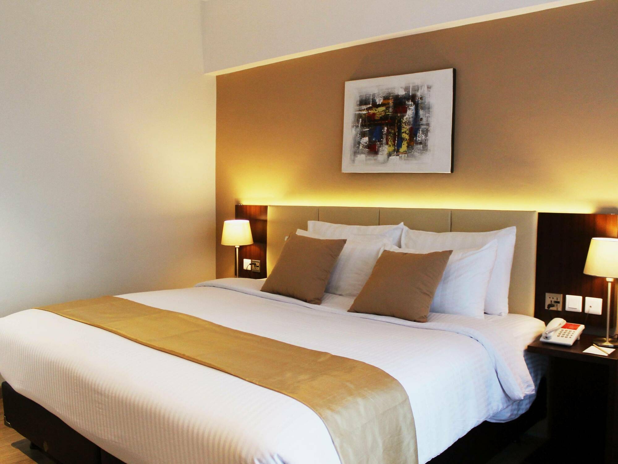 Hotel Gunawangsa Merr Surabaya Esterno foto