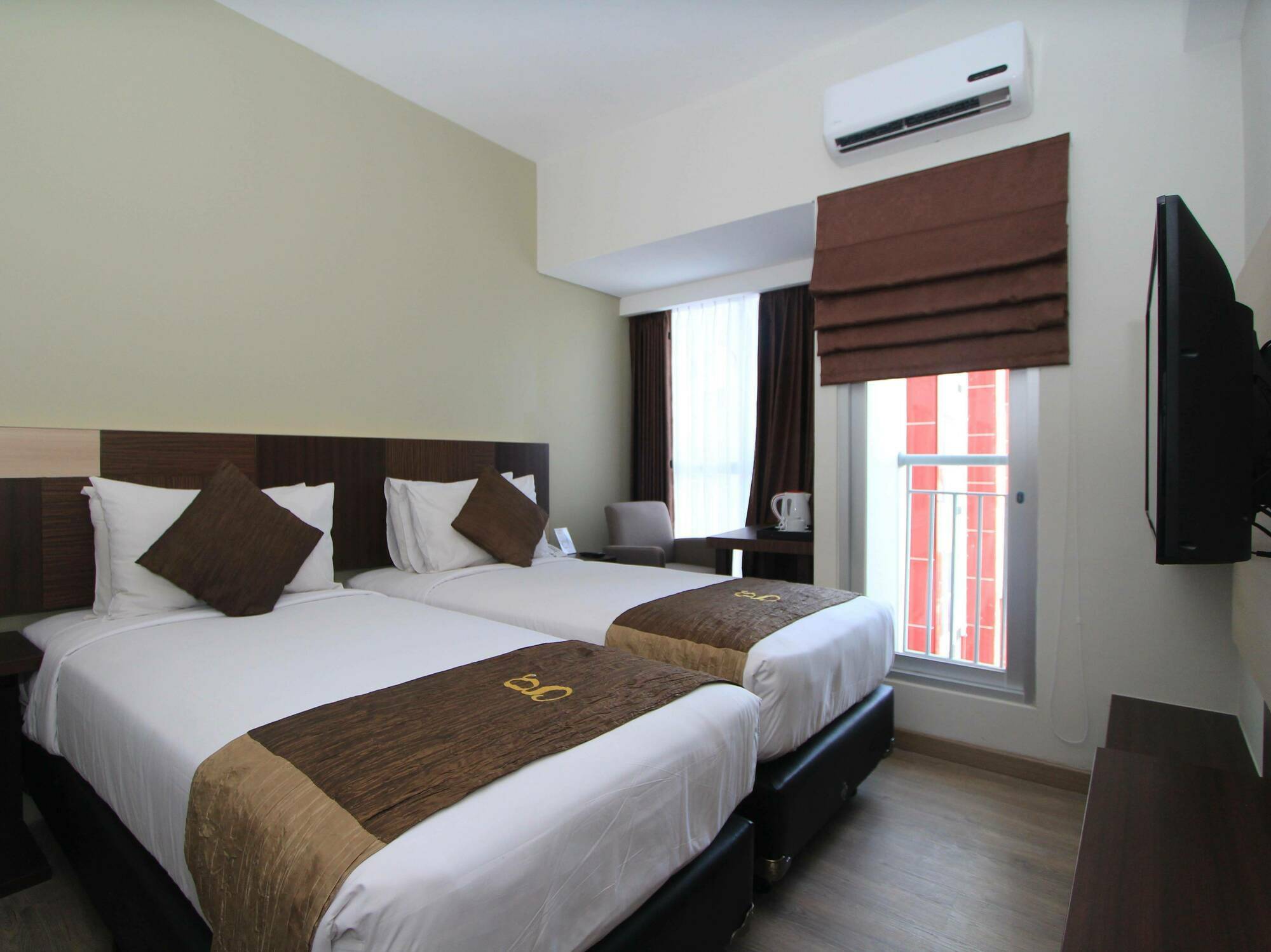Hotel Gunawangsa Merr Surabaya Esterno foto