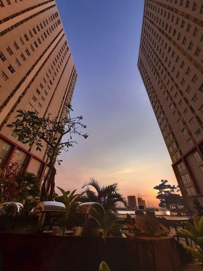 Hotel Gunawangsa Merr Surabaya Esterno foto